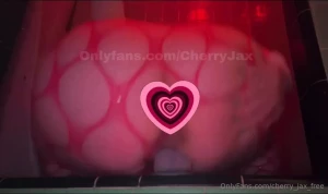 Stuffed with 8 inches using my vibrator always makes me cum quick but