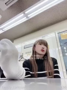 Day 4 i will wear these socks one more day i think they are not so part 1