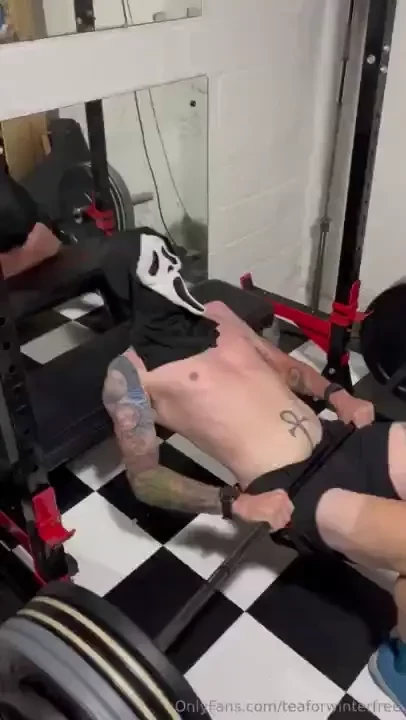 I m doing some ghoulish hip thrusts 