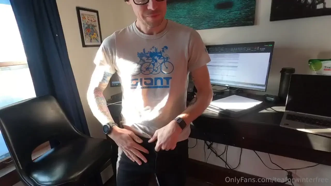 I am supposed to be working but instead i have my foxtail butt plug in 