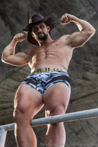 Who d like some underwear modeling shots from a recent trip to florida