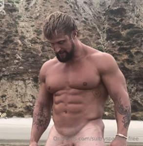 Wow a first for me a jackoff session out in the wide open on a beach part 2