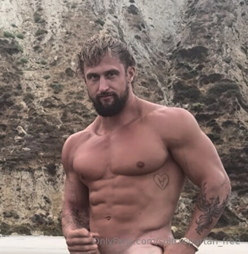 Wow a first for me a jackoff session out in the wide open on a beach 