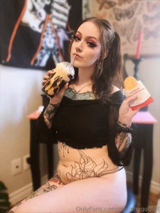 I looove starting my day stuffed af with a big breakfast part 4