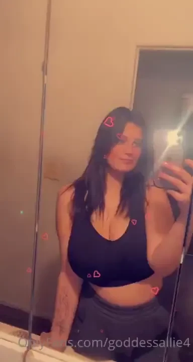 Merry xmas babes swipe for a lil suprise 