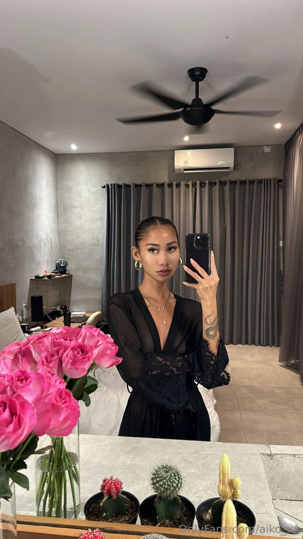 I woke up feeling extra sparkly and ready to share a little holiday 