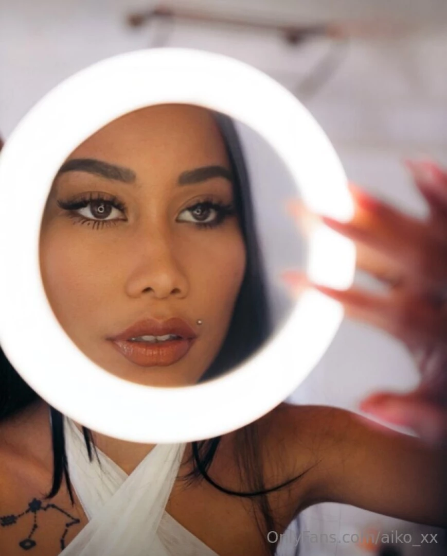 I like elegance with a touch of edge in makeup and clothes fashion is 