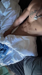 Damn baby i always wake up so fuckin horny who wants to wake up next part 2