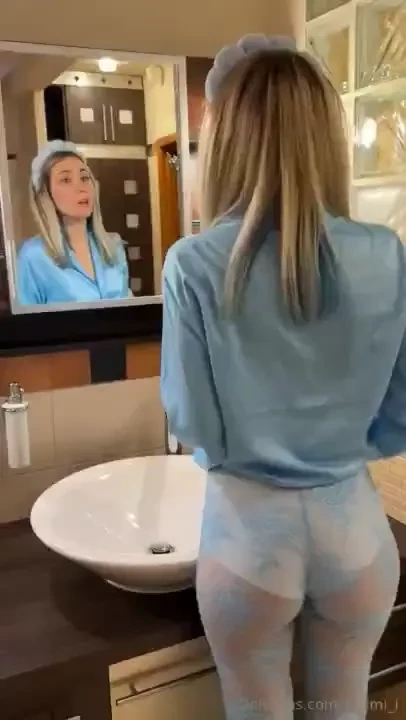 Have a great day kiss you 