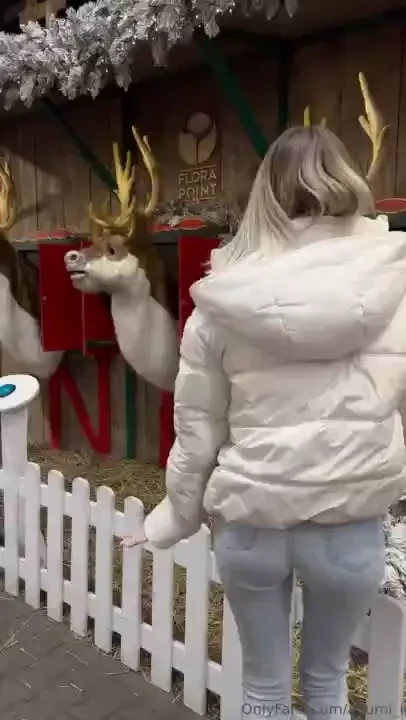 Omg i literally can t stop dancing to this song it s like my body has 