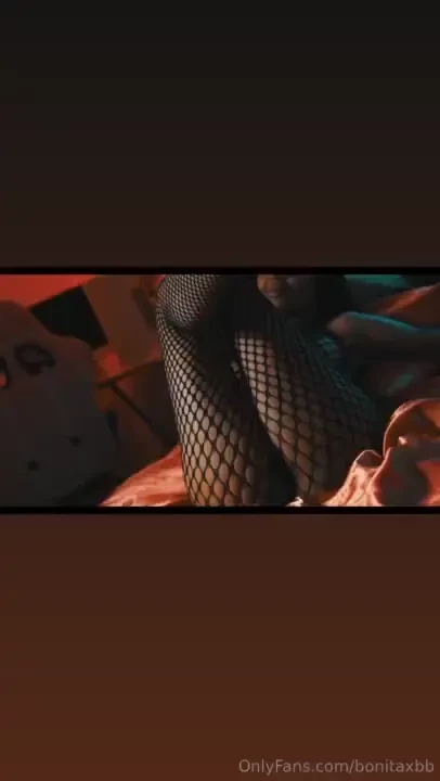 Subscribe to my other account to see the full 2 min video it gets 
