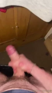 Crashing at my pals after the pub thought i d leave him an early