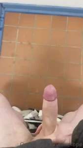 Cumshotttt the next lad who came in knew exactly what happened here