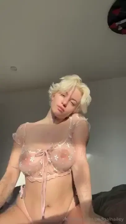 Send dm i need your dirty mind while touching myself now 