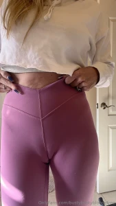 Check out my vip page to see the same pics without my leggings and