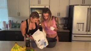 I love baking with mathema-kitten watch us bake and eat each others