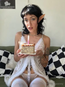 Wish me happy birthday or make me feel it b-day month come celebrate w