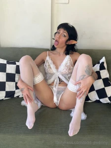 I look cute when i lose control huh b-day month come celebrate w me on