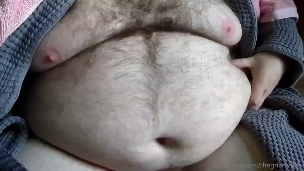 I decided to give you a nice thirst trap tease fresh out of the shower 
