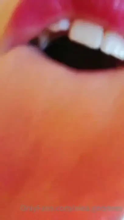A little vore scene tip for getting swallowed by me 
