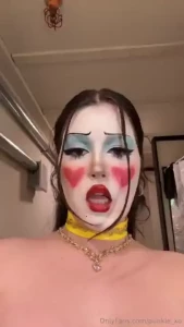 My titty wanna be out so bad