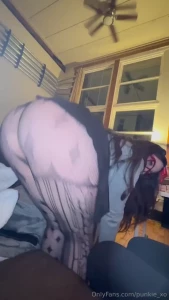 Twerking for my friends gt gt because they deserve to see it