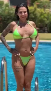 Happy saturday guys thanks for being here do you like this very bright