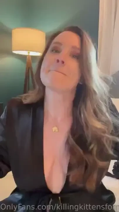 Wanna watch me try on lingerie 