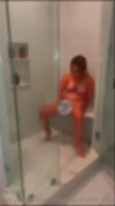 I get so horny in the shower i have to cum watch me squirt from my