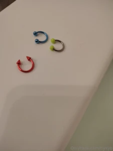 Je sort du bain et je me demandais quel piercing vous aimeriez que je