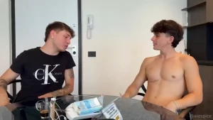 Ho ricoperto mio cugino di sborra i cugini pi sexy d italia sono