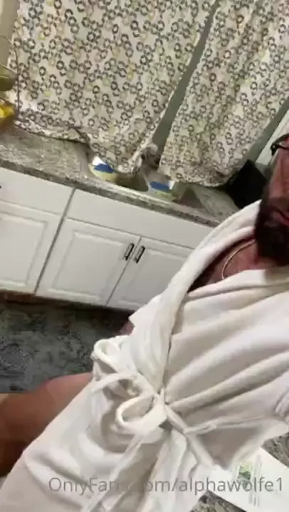 On set with men com today 