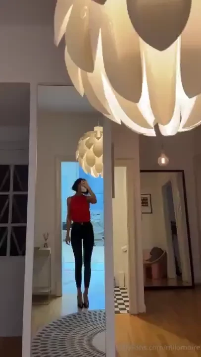 Undress me babe swipe right for my topless walk 