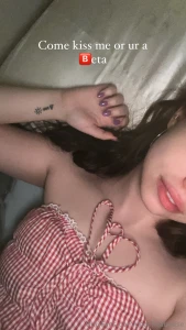 I have no 1 to kiss for new years -