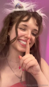 Sussy stills extravaganza for my favorite uwu edgelords from my new