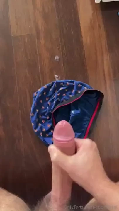 Nada como uma boa cueca molhada 