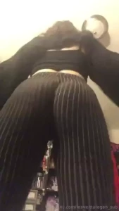 Ass shaking asmr lol