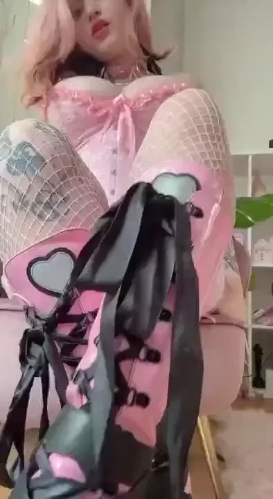 A good boy at the uk fetish awards licked these clean for me 