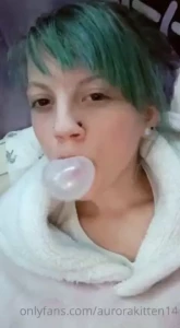 You guys this is soooooo sticky