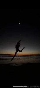 Let the silhouette tell the story