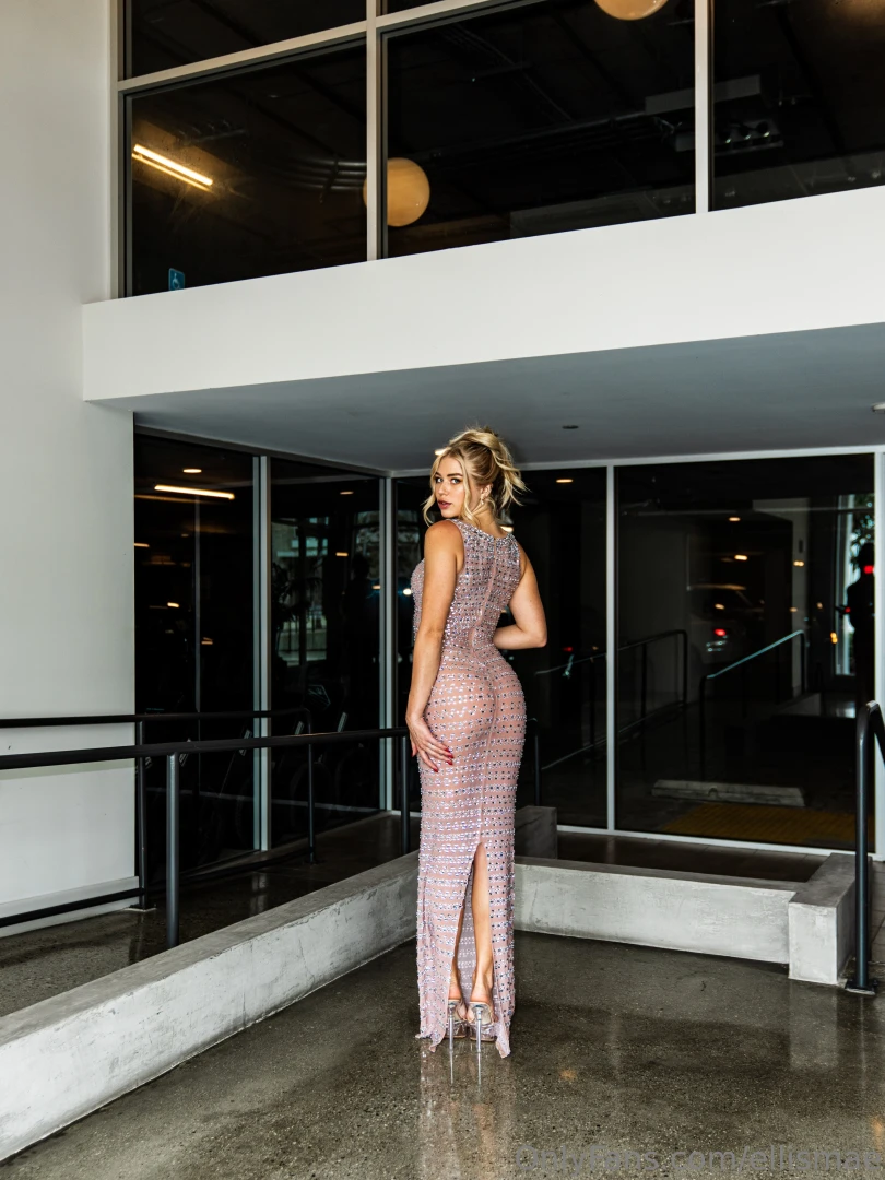 She got that goddess face 