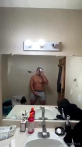 Do y all love it when i m a little slut showing off my thick dick