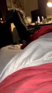 Why tf am i so fucking hard at 5am this ain t right