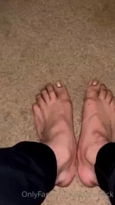 Idk i m insecure about my feet