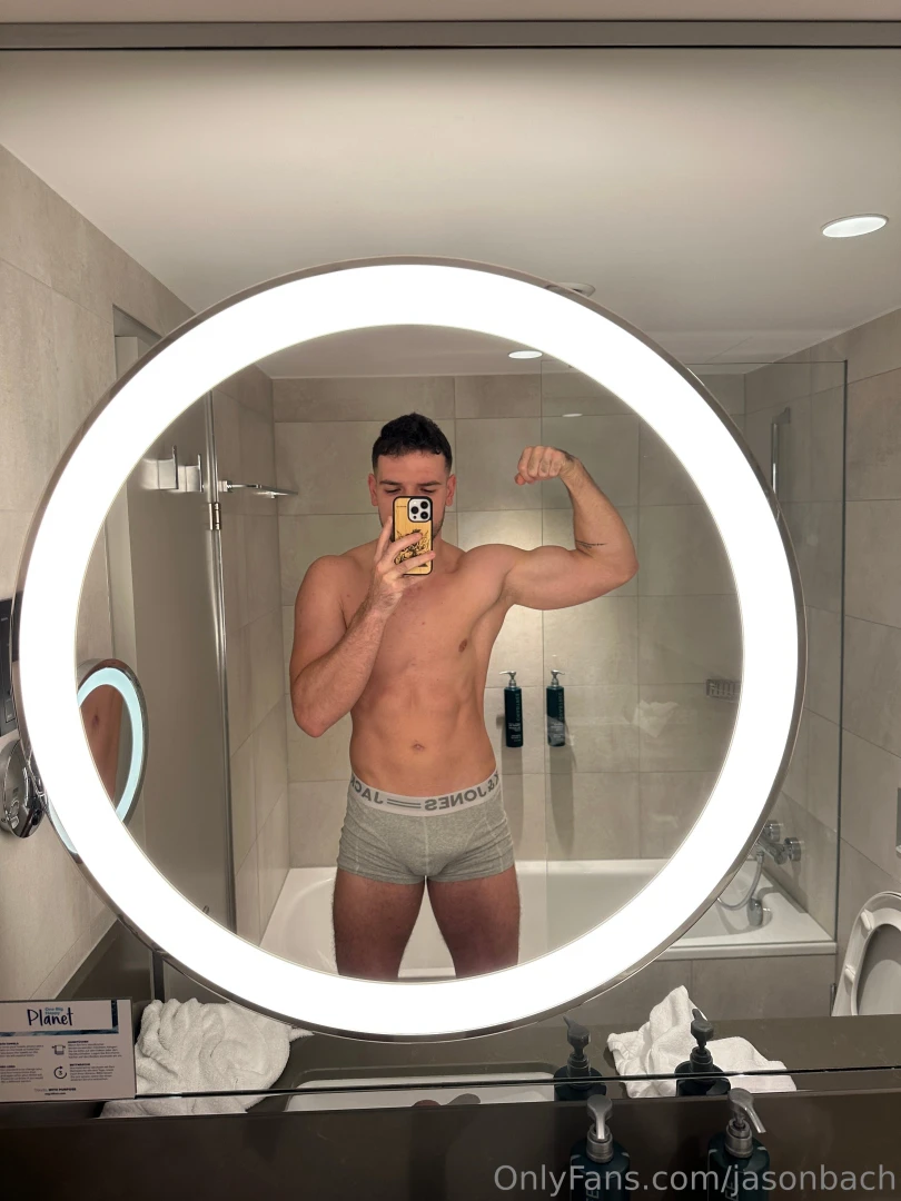 Feeling goood and strong getting swolen this winter in spring coming part 1 