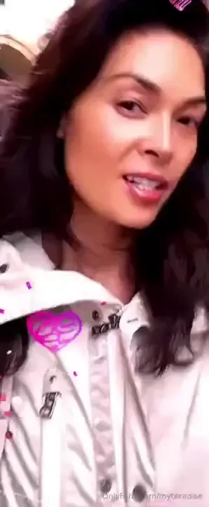 Hi guys it s dreary weather everywhere so let s heat things up i m 