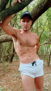 Me queda el short blanco does the white short fit me