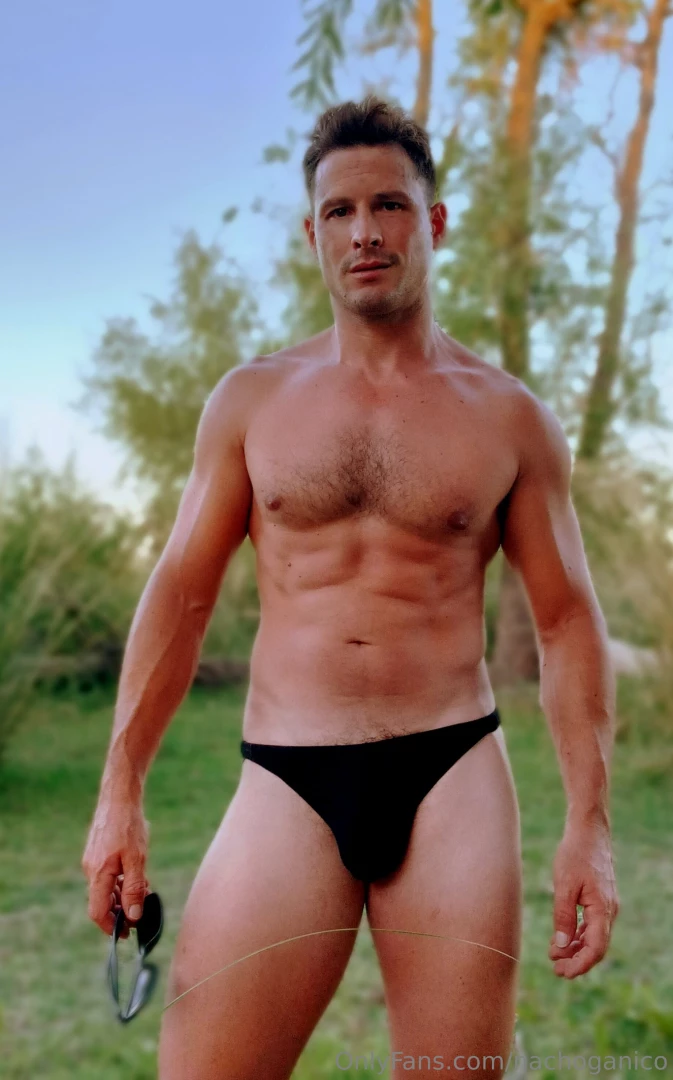 Es un paquete que se puede encargar it is a package that can be 