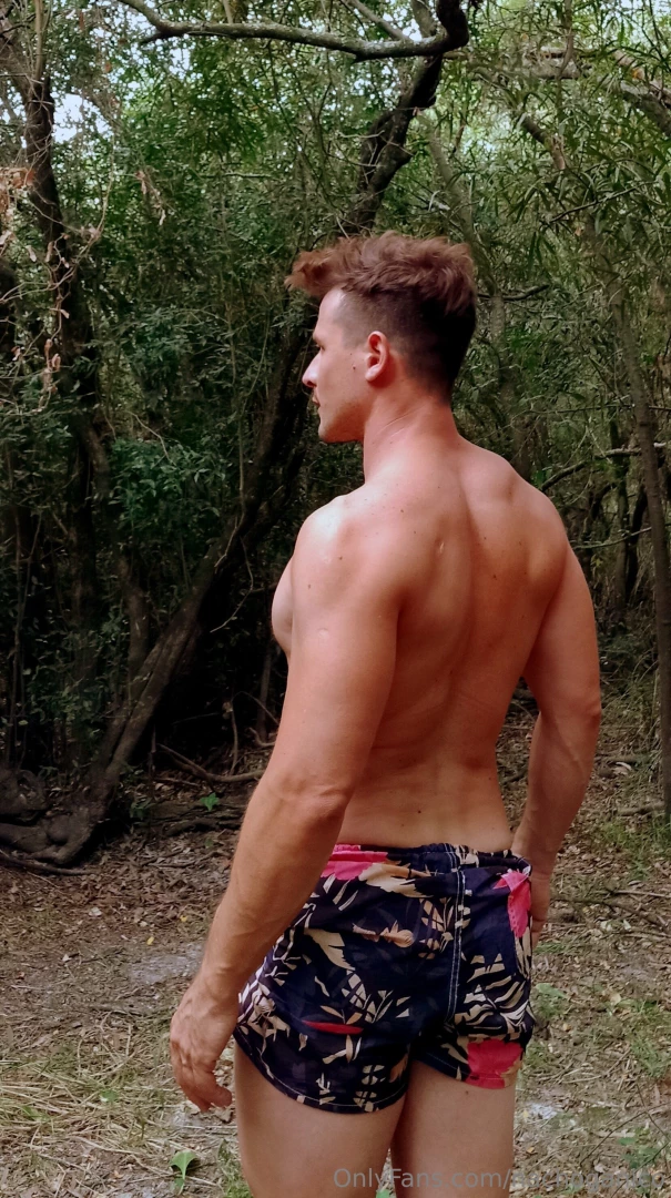 Haciendo senderismo me encanta fusionarme con la naturaleza sobre todo 