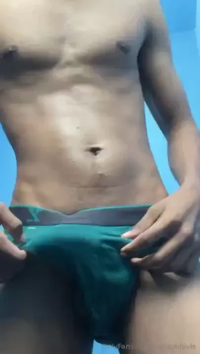 Pre view vidio click an see continue vidio full of water on my cock an 